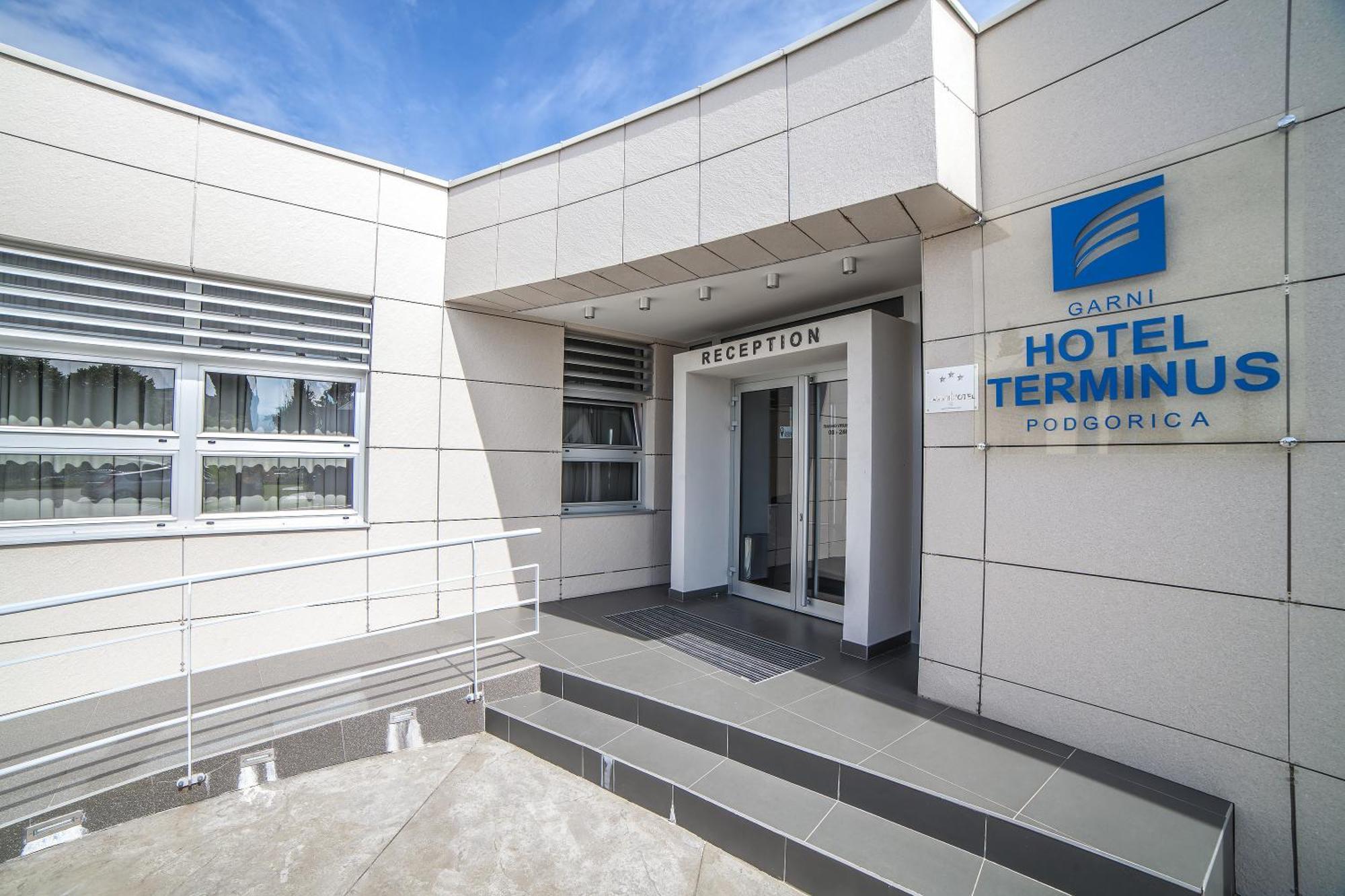 Hotel Terminus Podgorica Bagian luar foto